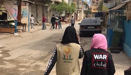 Distributing Food packages with local Lebanese youth volunteers_War Child_200506