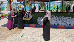 Distributing educational and hygiene kits in Jordan Mrajeeb Al Fhood refugee camp_War Child_200510