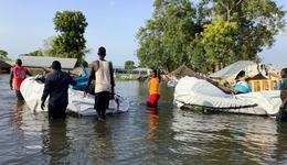 Floods in South Sudan pose threats to families_War Child_201107.jpg