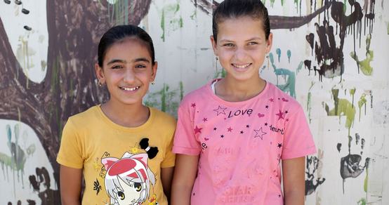 Friends Mariam and Ruqiya at War Child's Safe Space in Mosul, Iraq_War Child Iraq_180926
