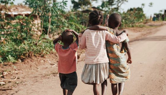 RS19562_190919_WCH_UG_KyakaII_MJ_Friends-lpr