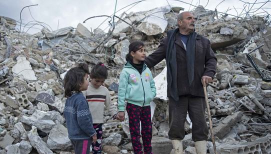 War Child Alliance_Earthquake_Syria_girls_and-adult20230208