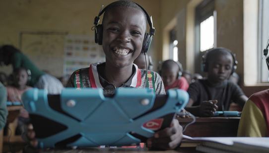 Emilie krijgt onderwijs met War Child Can't Wait to Learn in Oeganda_ War Child Oeganda_200228